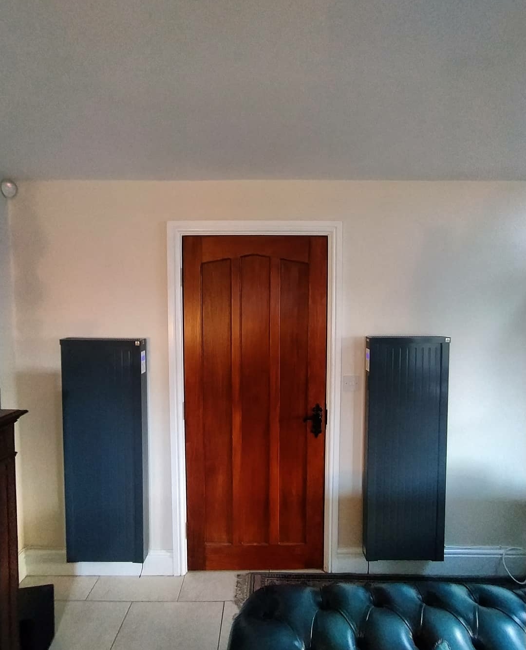 Aluminium 1600w Wall Mounted Electric Radiator - Vertical